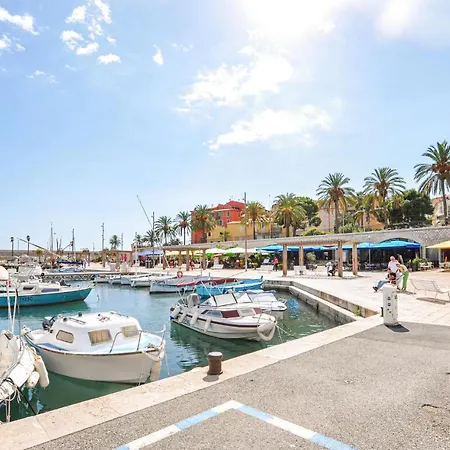 2 Bedroom Stunning In Appartement Menton