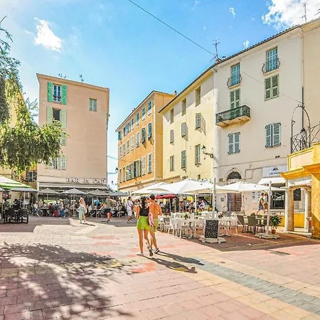 Appartement 2 Bedroom Stunning In *